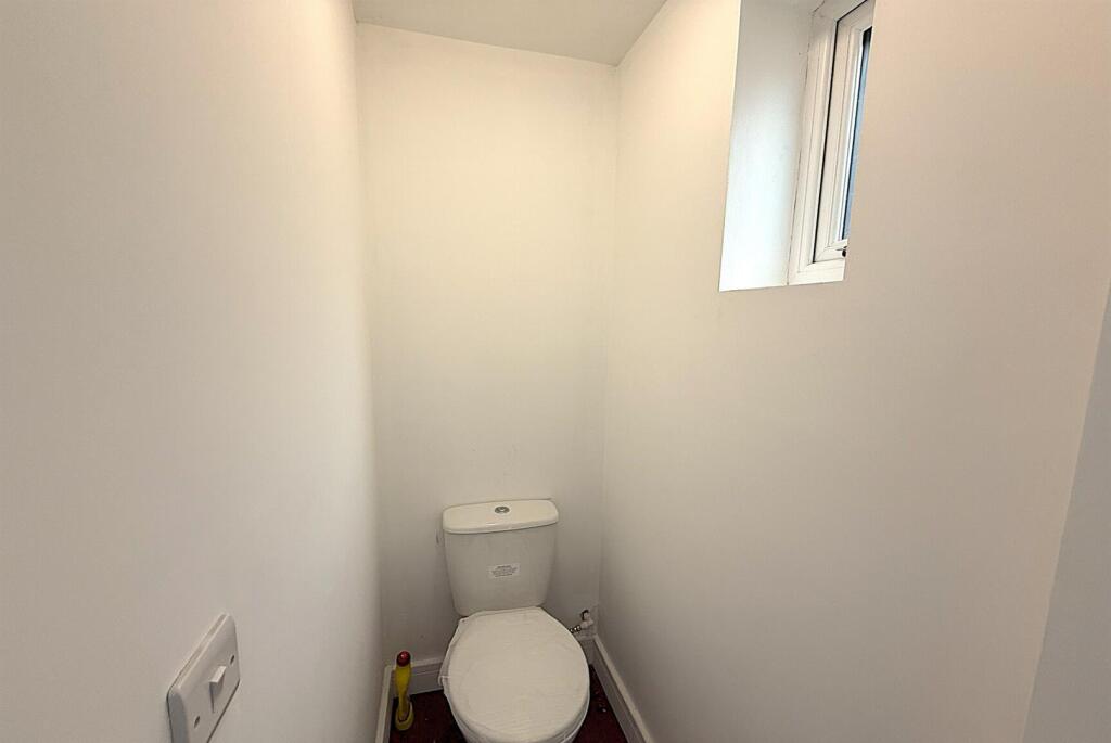 Downstairs wc.jpg