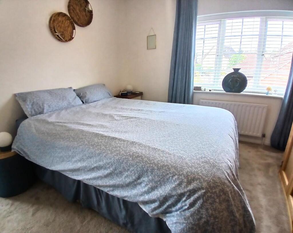 Bed 1.jpg