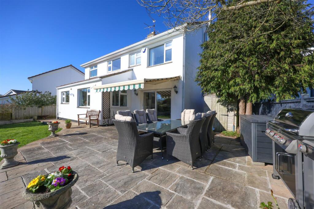 16 Silbury Rise 30.JPG