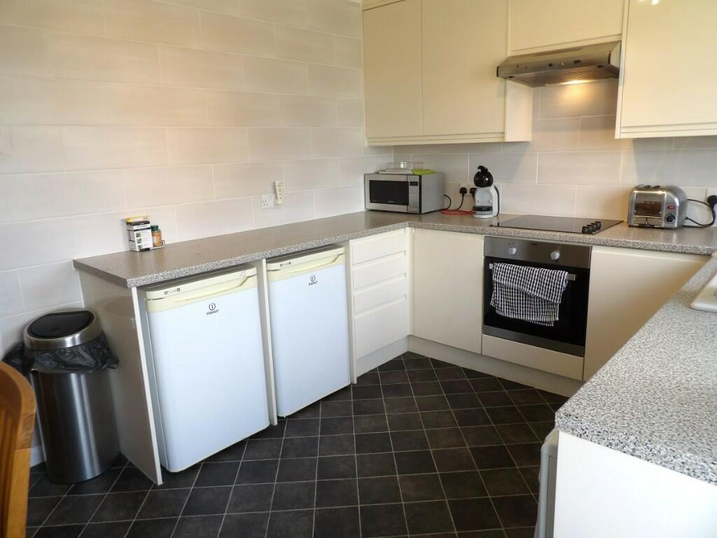 KITCHEN/BREAKFAST RM