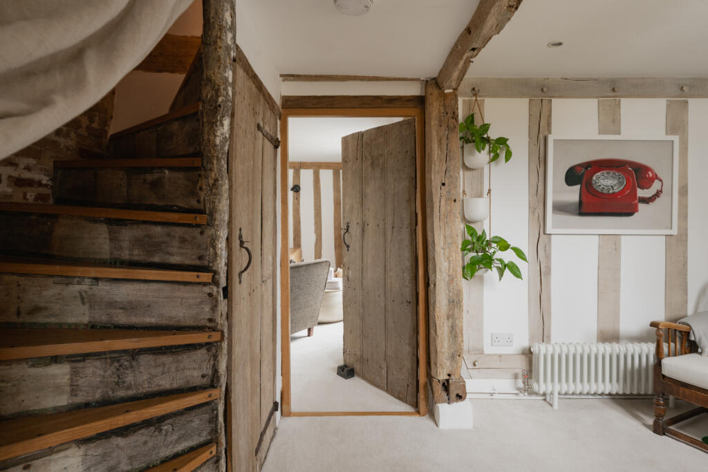 262785 - Nine Elms Farmhouse, Ringshall-23.jpg