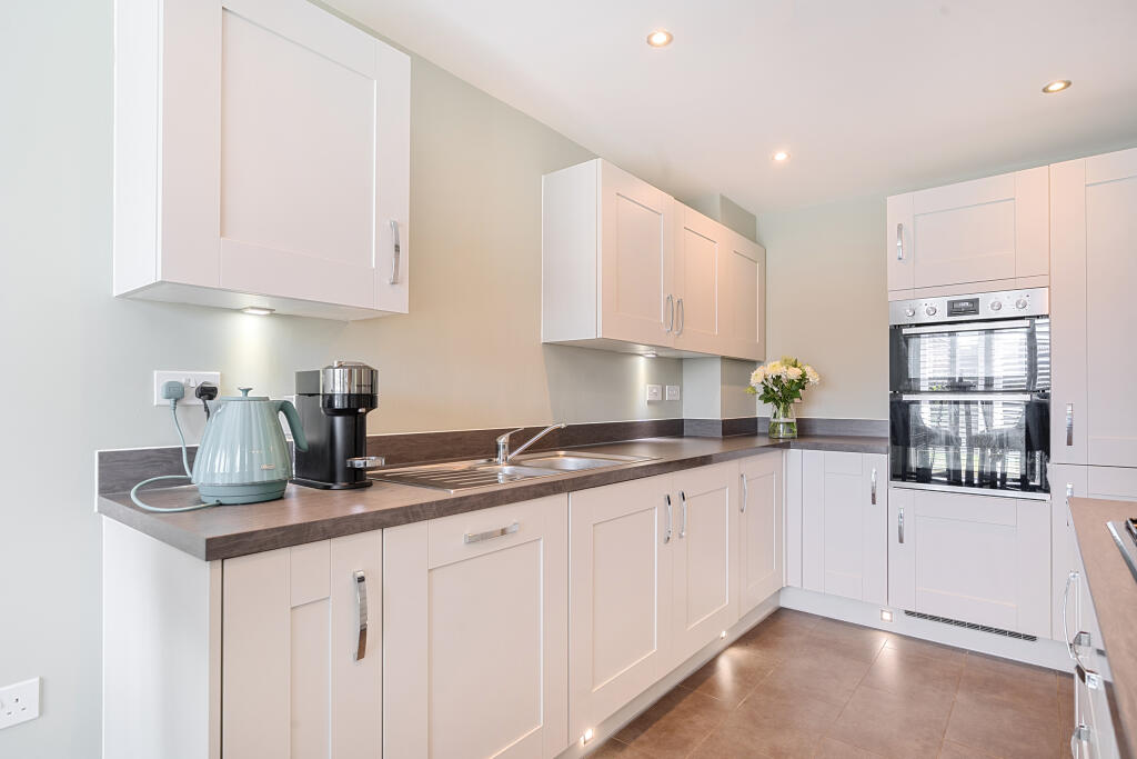 1294607-31-6824a768e1a04-ARW