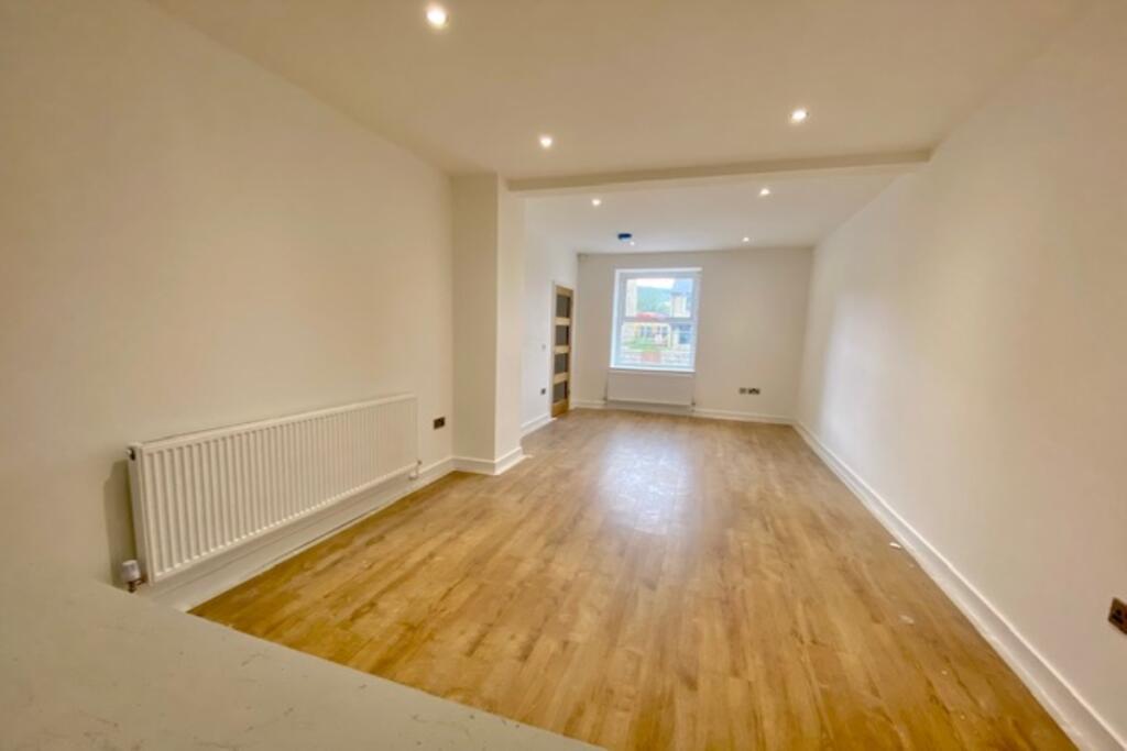 Living / Kitchen / D