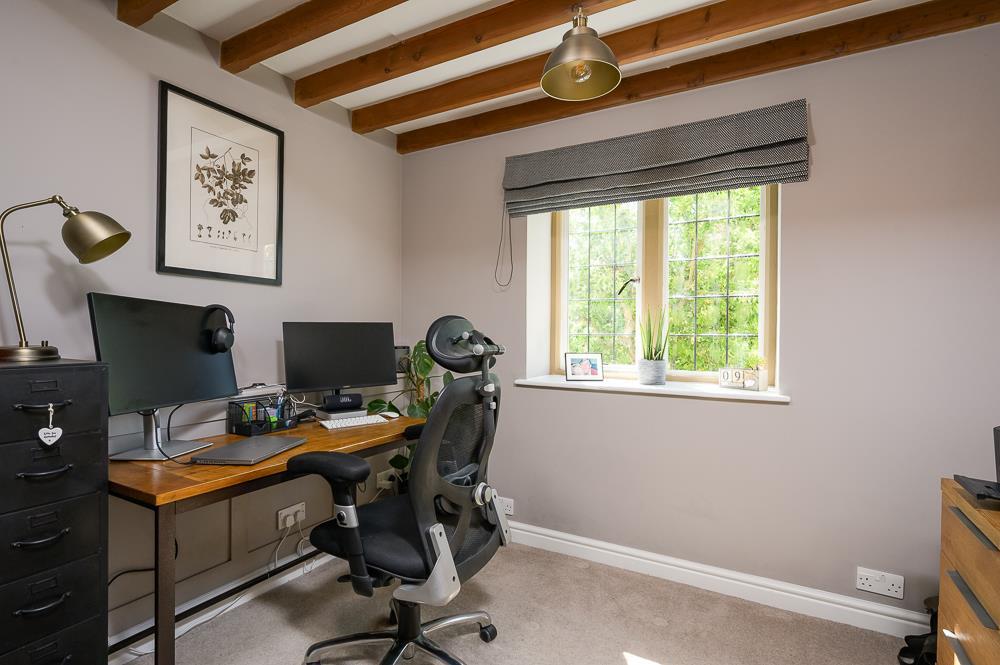 7 The Old Quarry GL7 5ND-Low Res-25.jpg