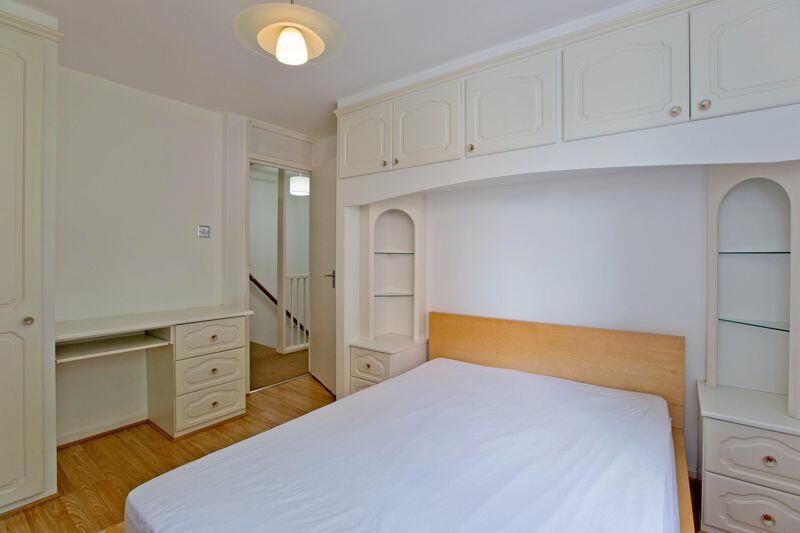 Master Bedroom (1)