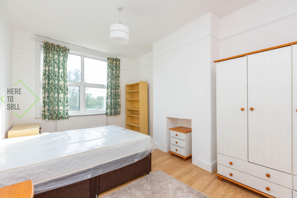 10 Hillside Avenue, N11 3DE-23