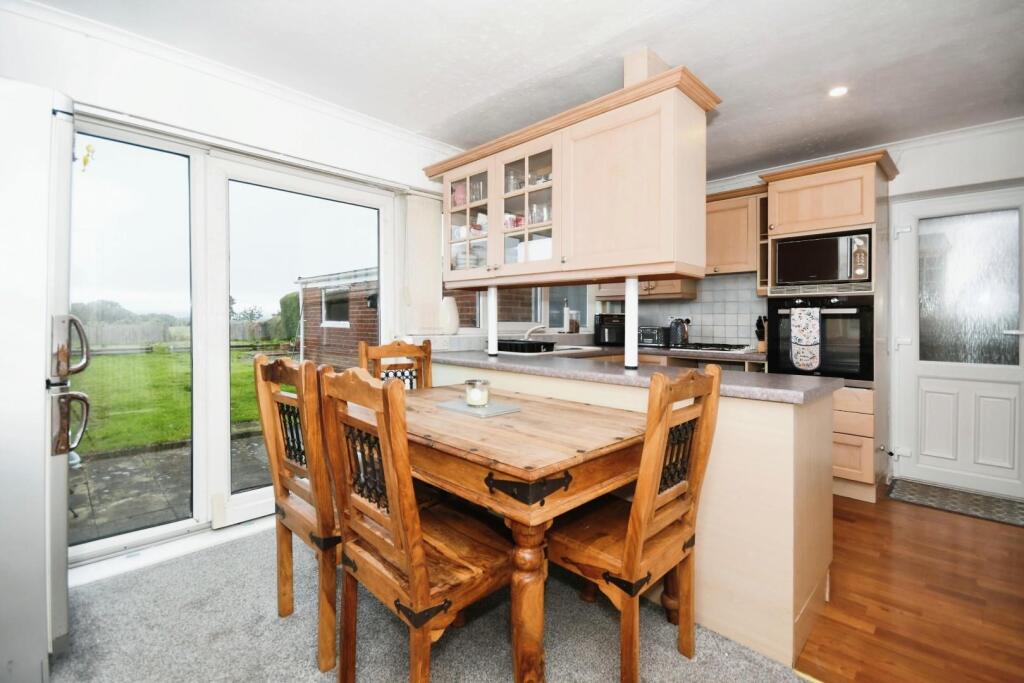 KITCHEN DINER 02.jpg