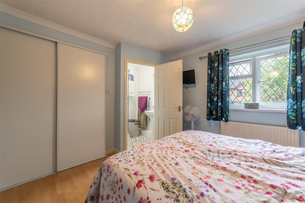 6 Tegfan Court-2.jpg