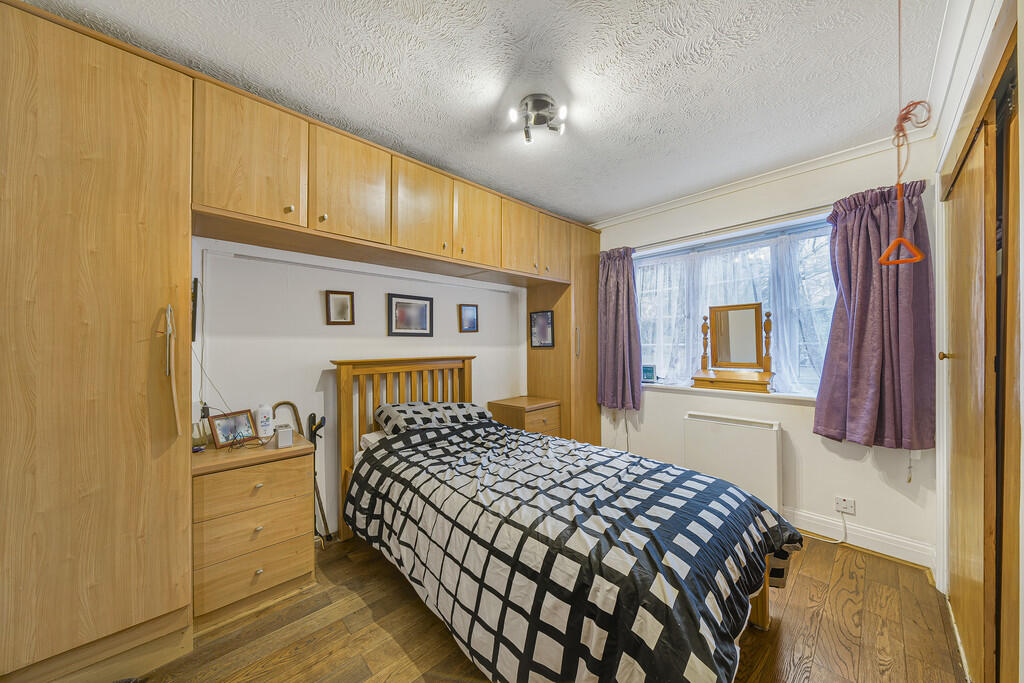 Bedroom 1 (2)
