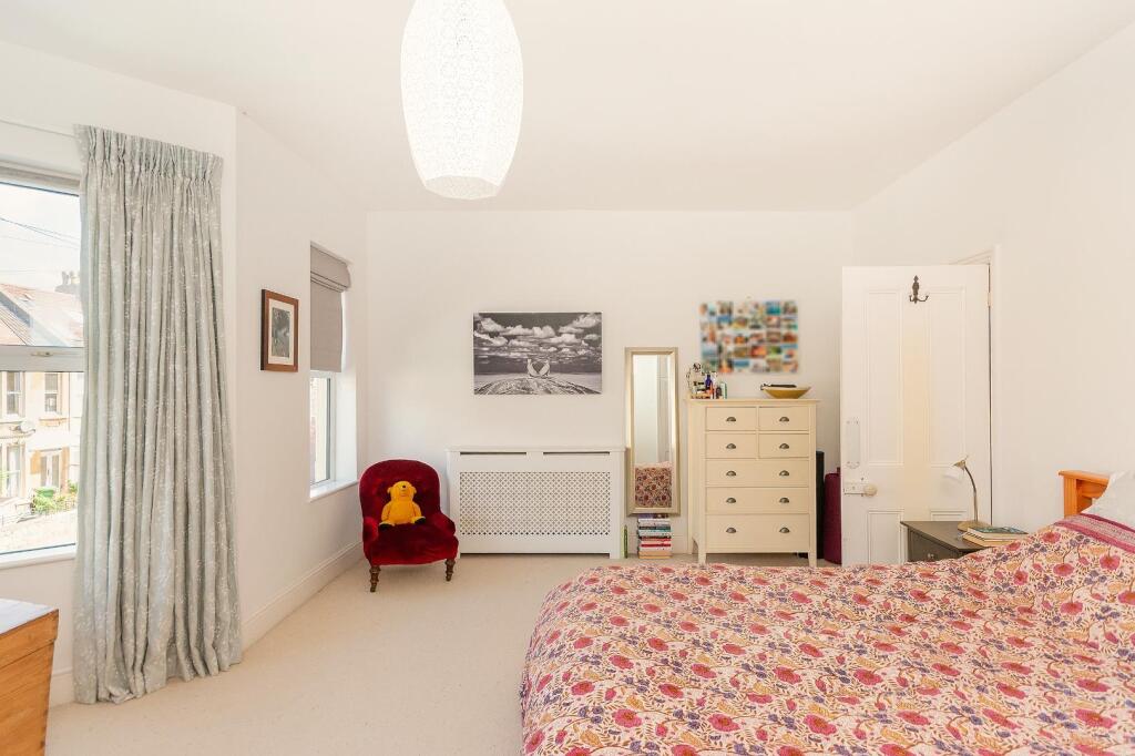 1B9RKE - Bedroom A.jpg