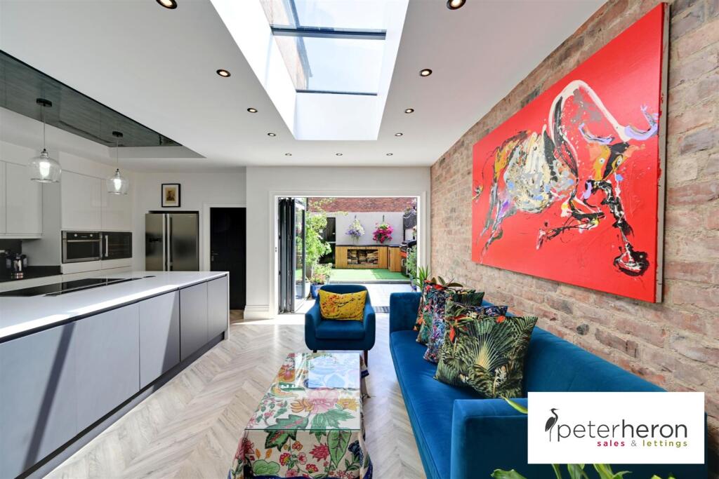 Kitchen/Diner And Family Area