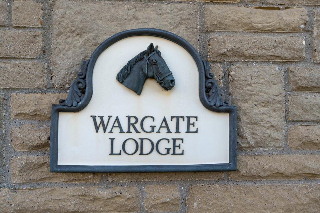 Main House Name 