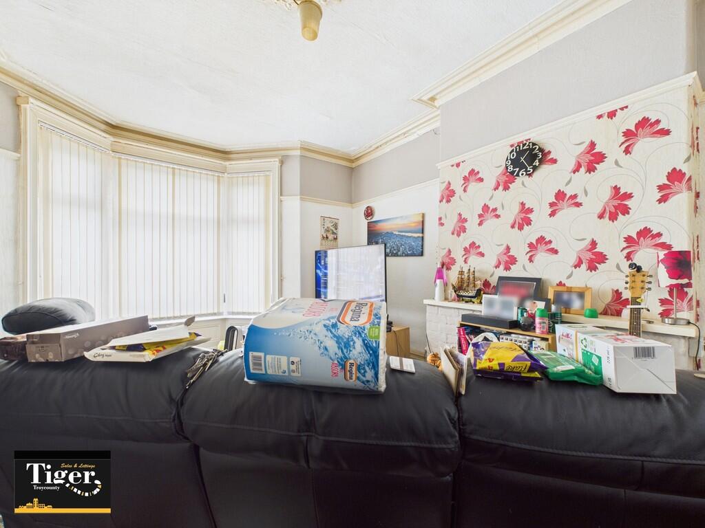 CAM02176G0-PR0560...