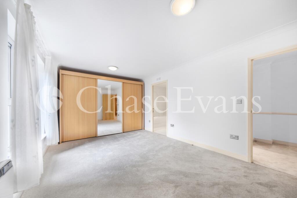 Langbourne Place, Is