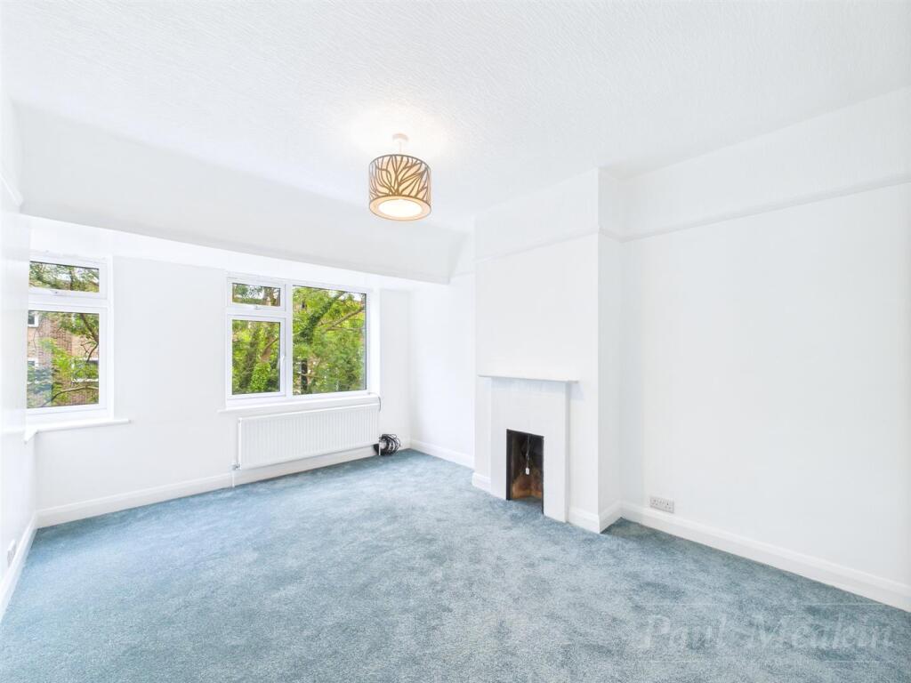 Front double bedroom .jpg