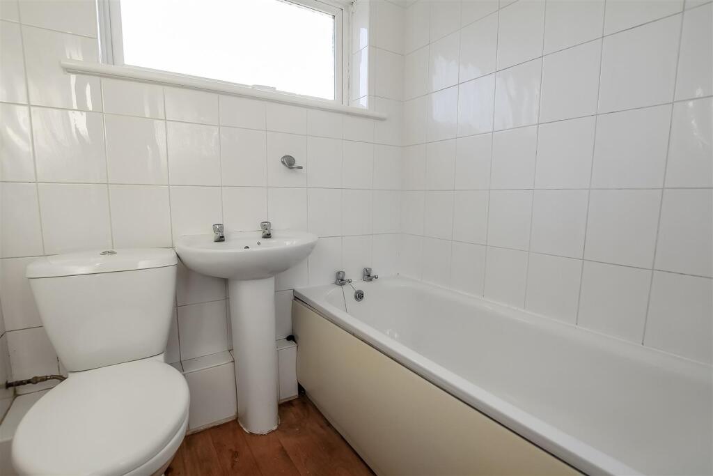 Family Bathroom/WC