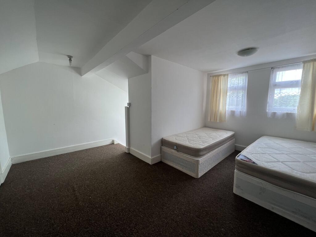 Bedroom 2 (1)