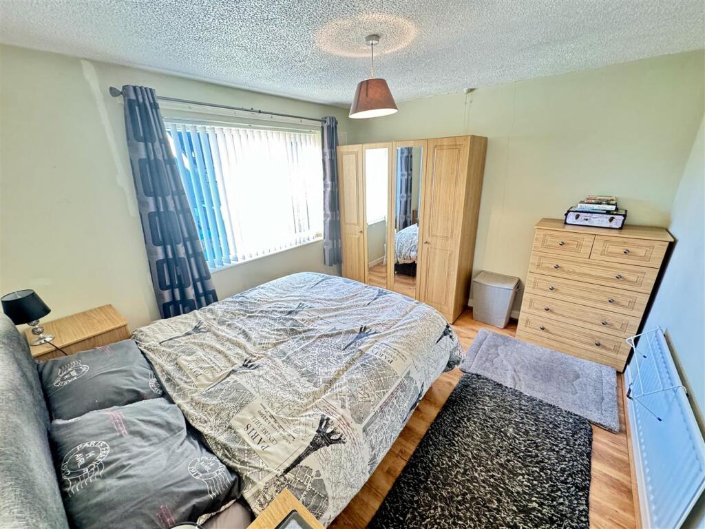 REAR DOUBLE BEDROOM 1