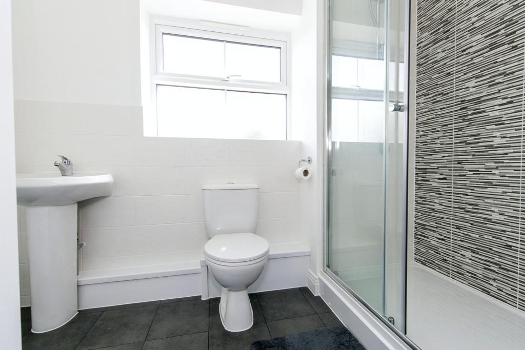 En-suite Two