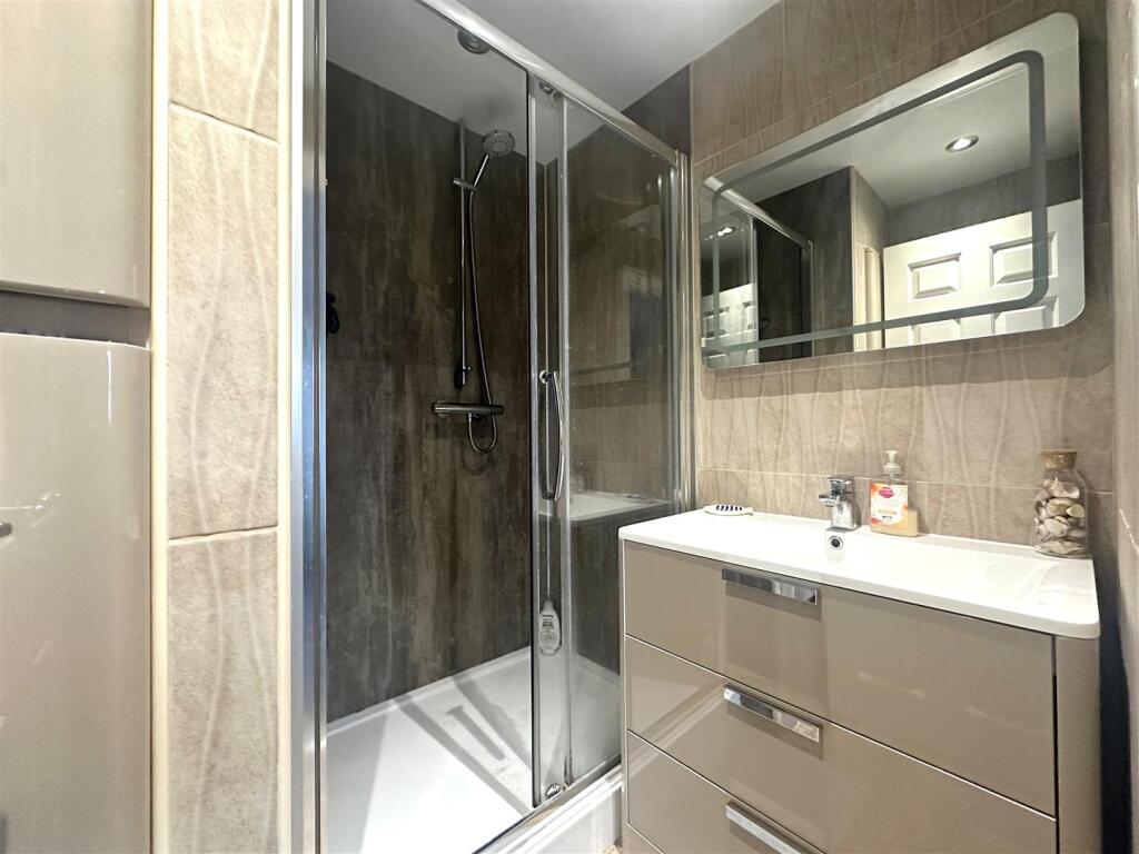 En Suite Shower Room