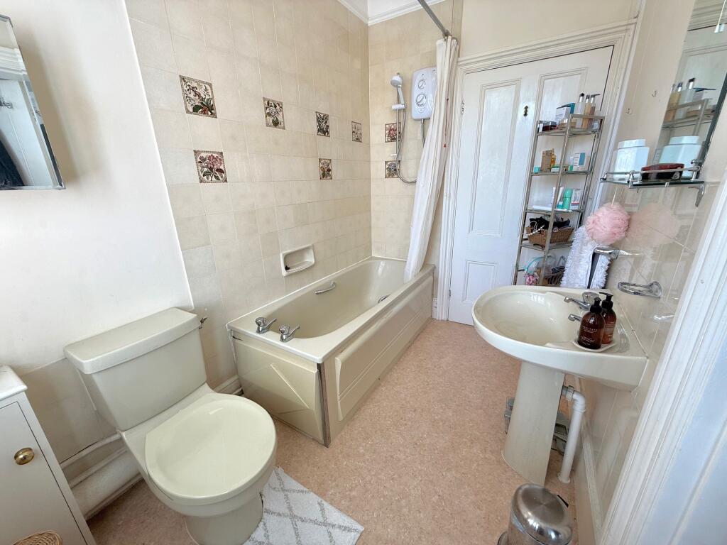 En-Suite Bathroom