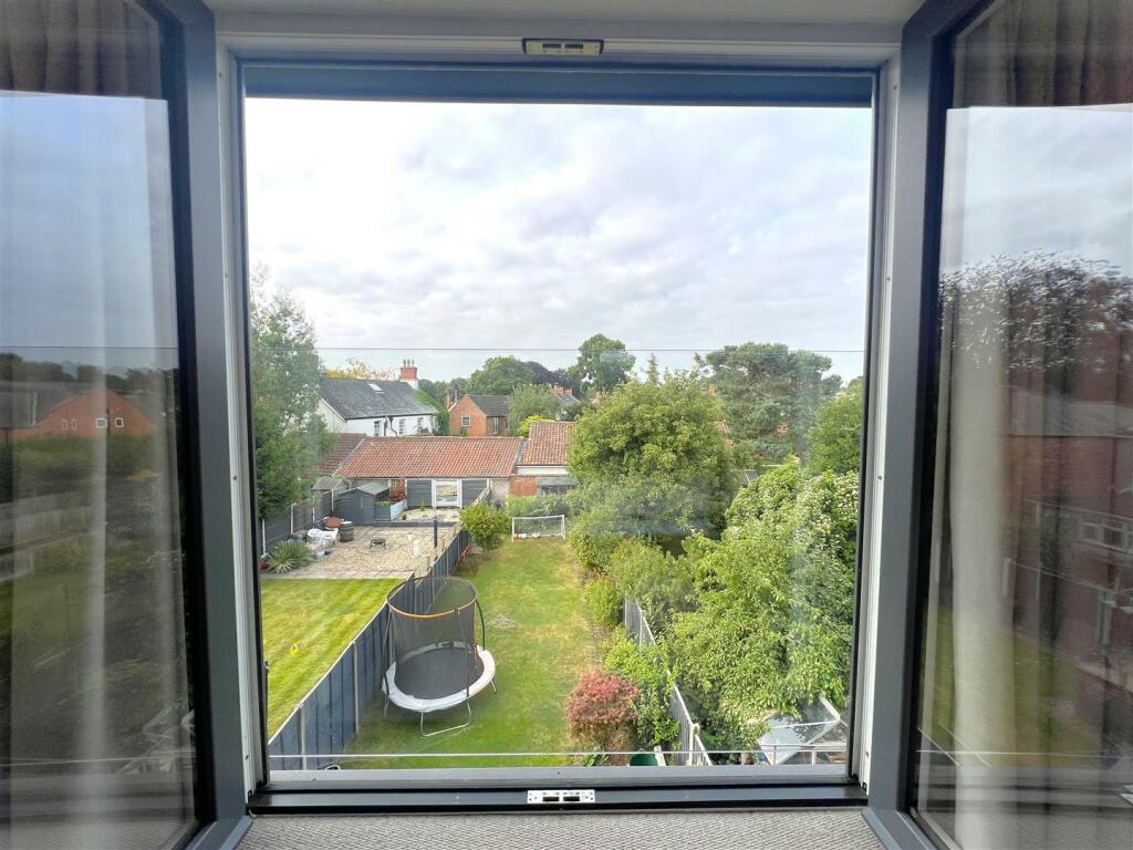 Juliette Balcony.JPG