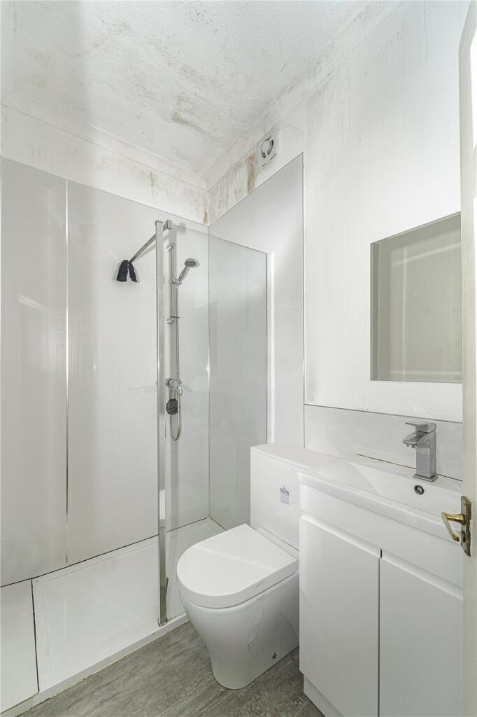 7b Claremont Place