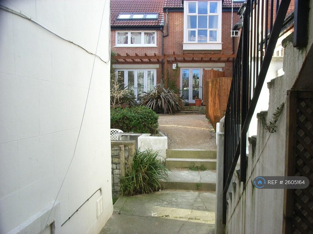 Path To Quiet  Back Garden 