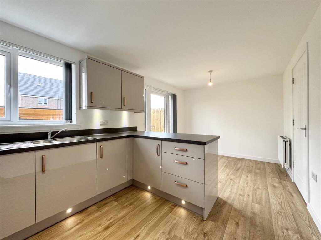 Kitchen/Dining