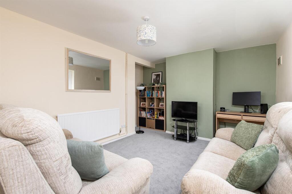 Sitting_Room_1.jpg