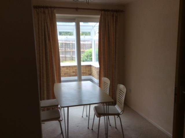 3 Bushy Close dining room2.JPG