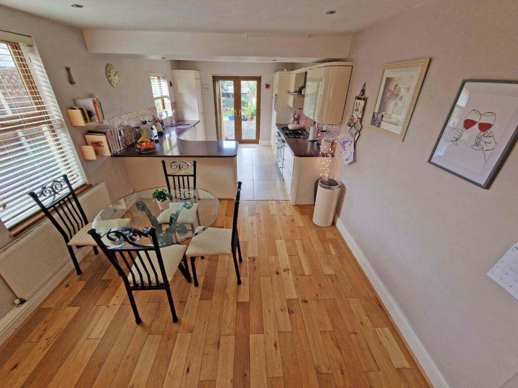 Breakfastkitchen1.jpg