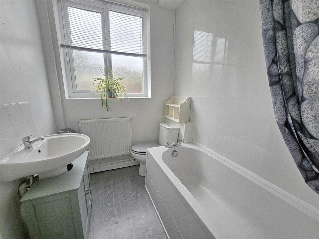 DOWNSTAIRS BATHROOM