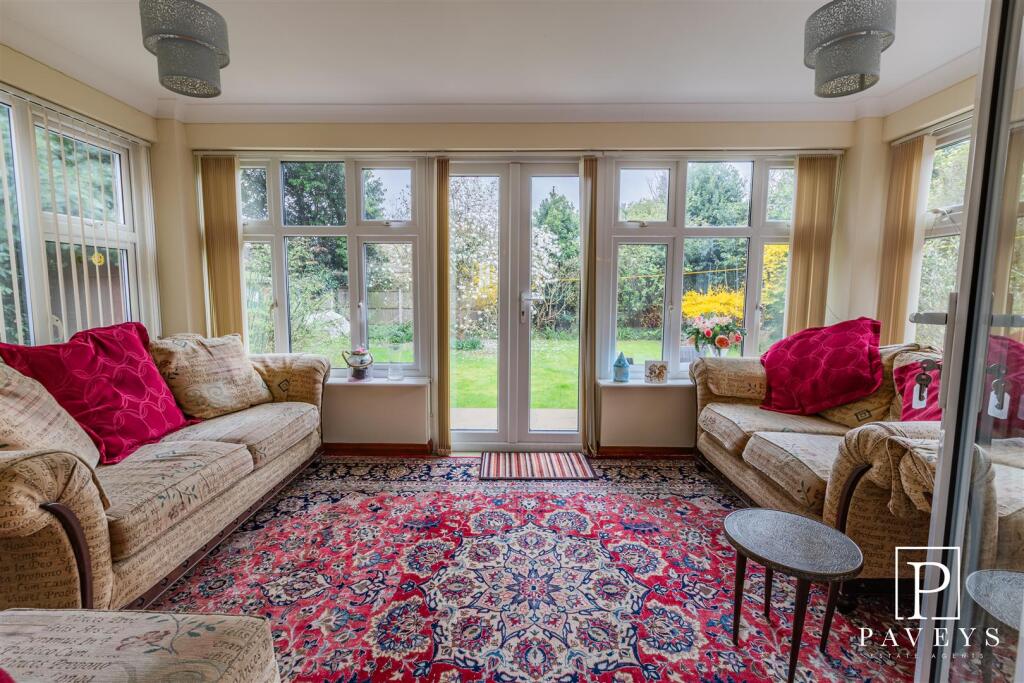 GARDEN ROOM