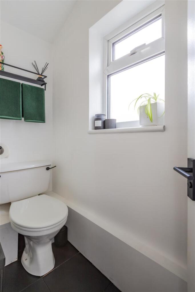 Ambleside Avenue 7-29.jpg