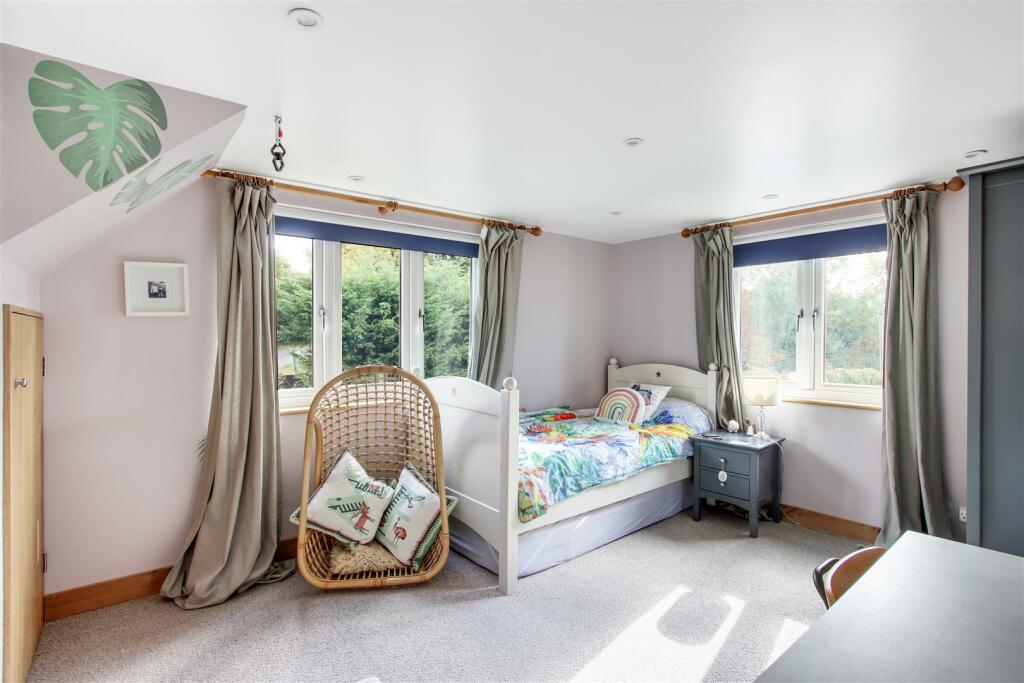 Bedroom (ii).jpg