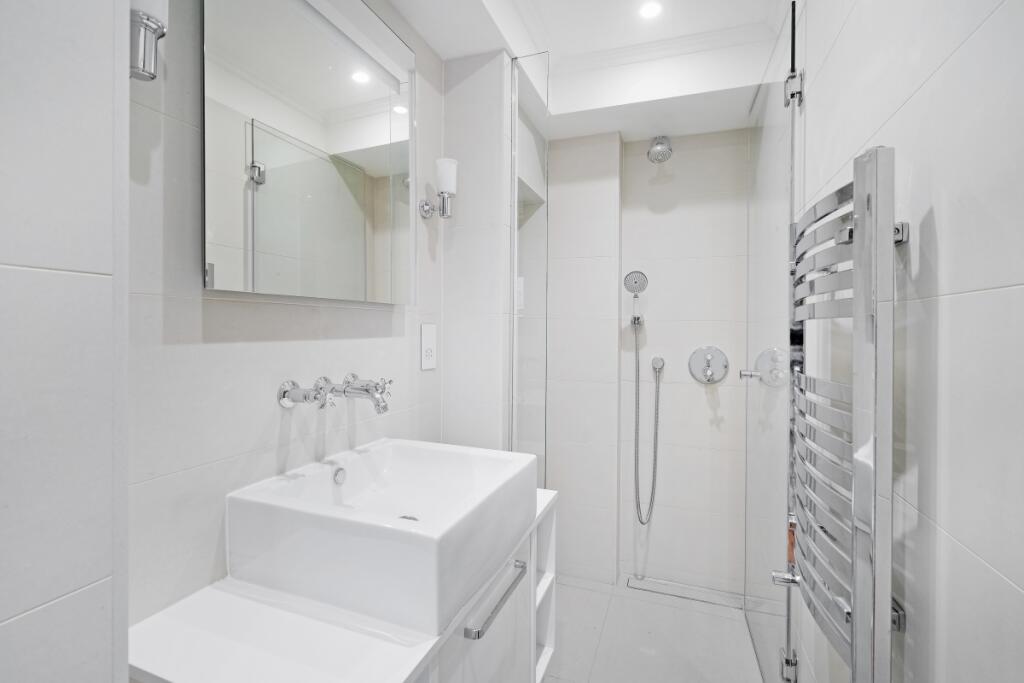 Crown Estate Flat...