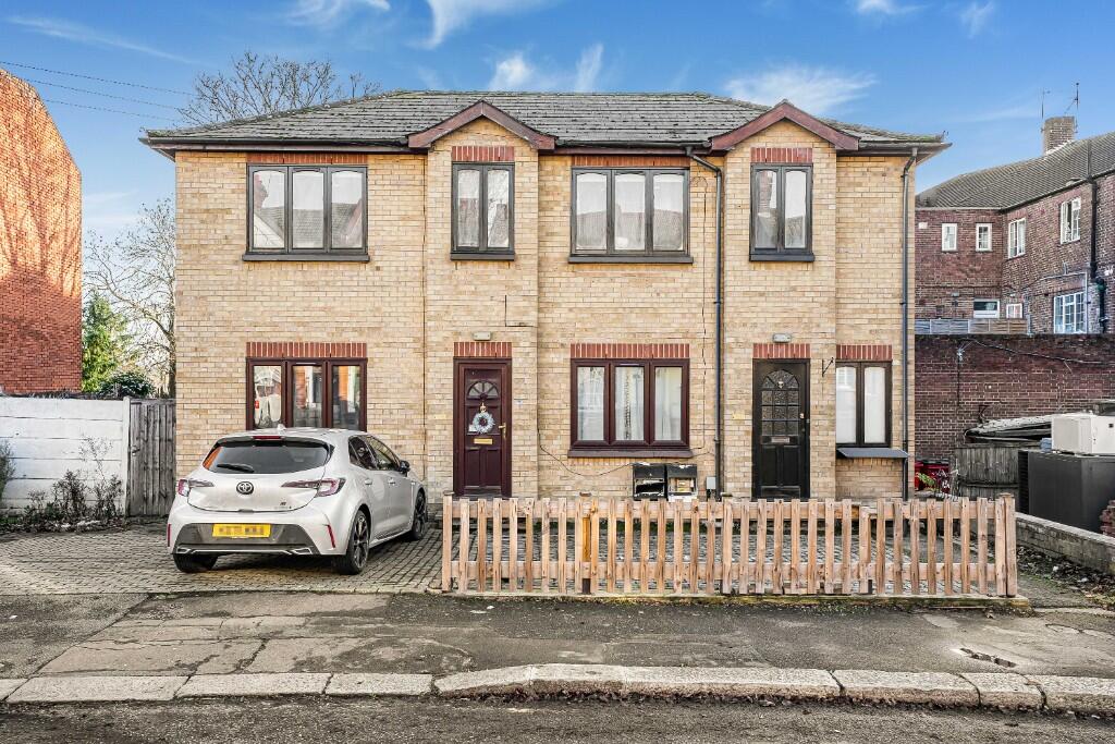 Claremont Grove, Woodford Green, Essex, IG8