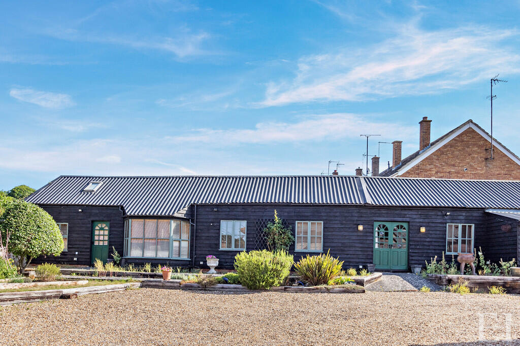 8658493-exteriorW...