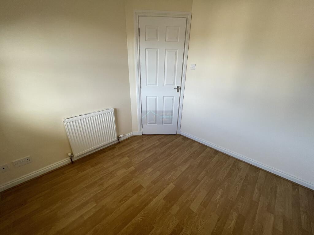 Bedroom 4b.JPG