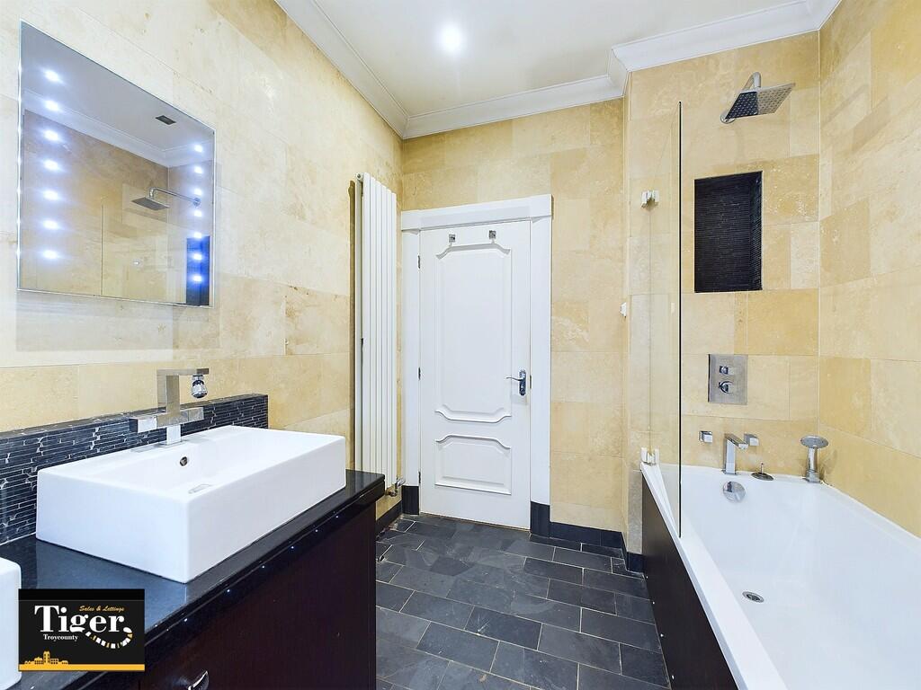 CAM03440G0-PR0242...