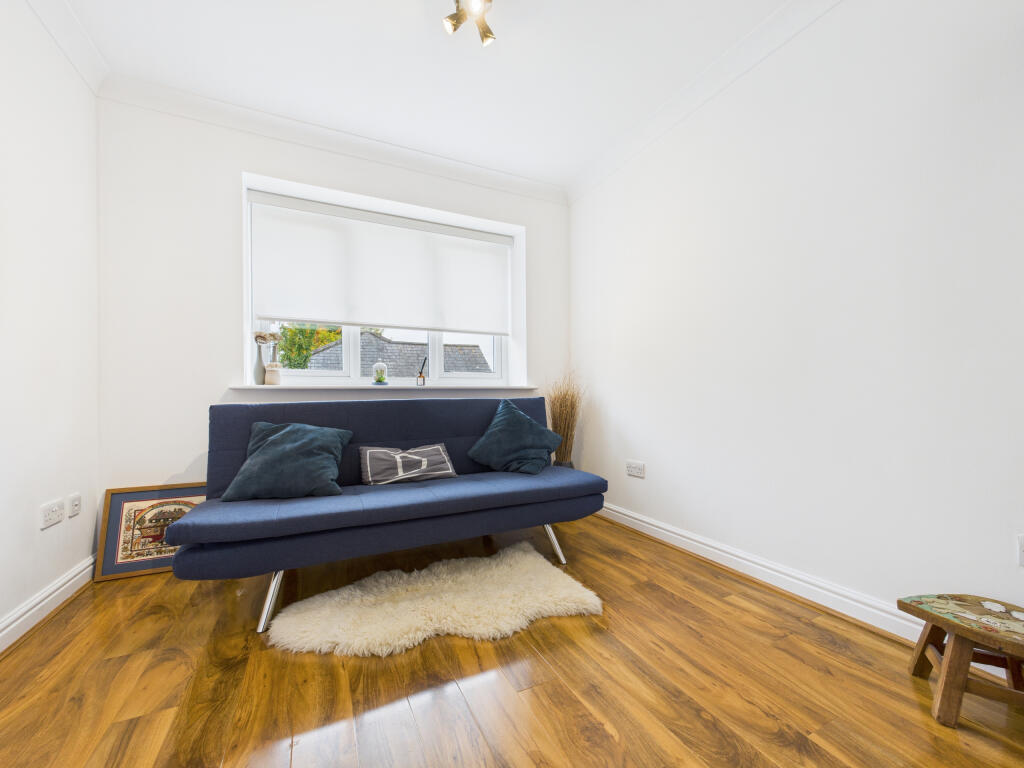 CAM01354G0-PR0601-STILL032