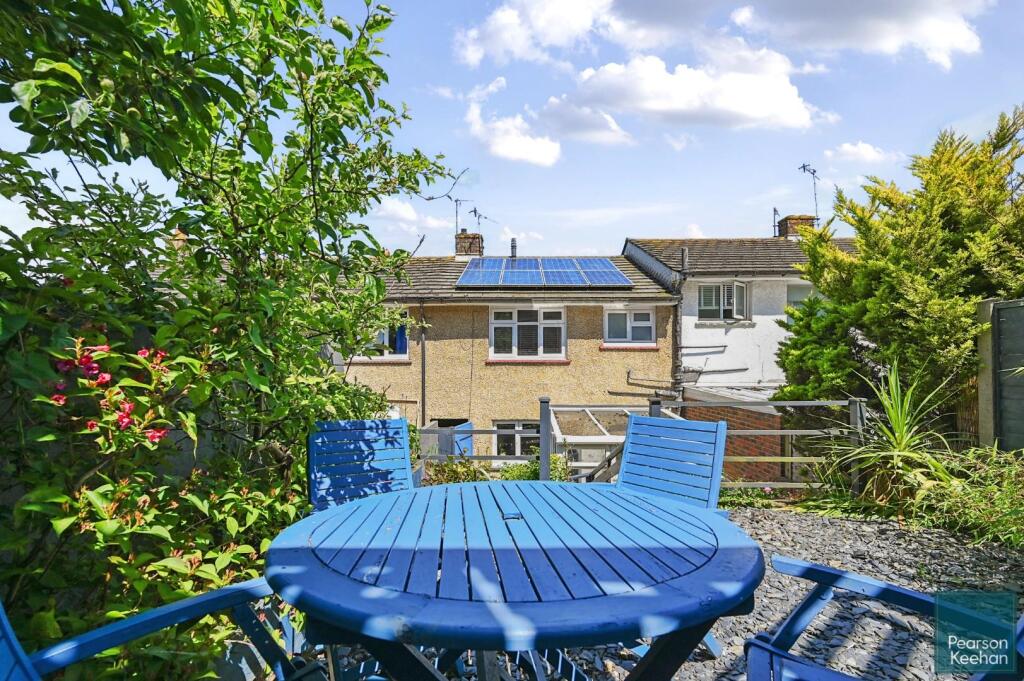 24 Dean Close, BN41 (20).jpg