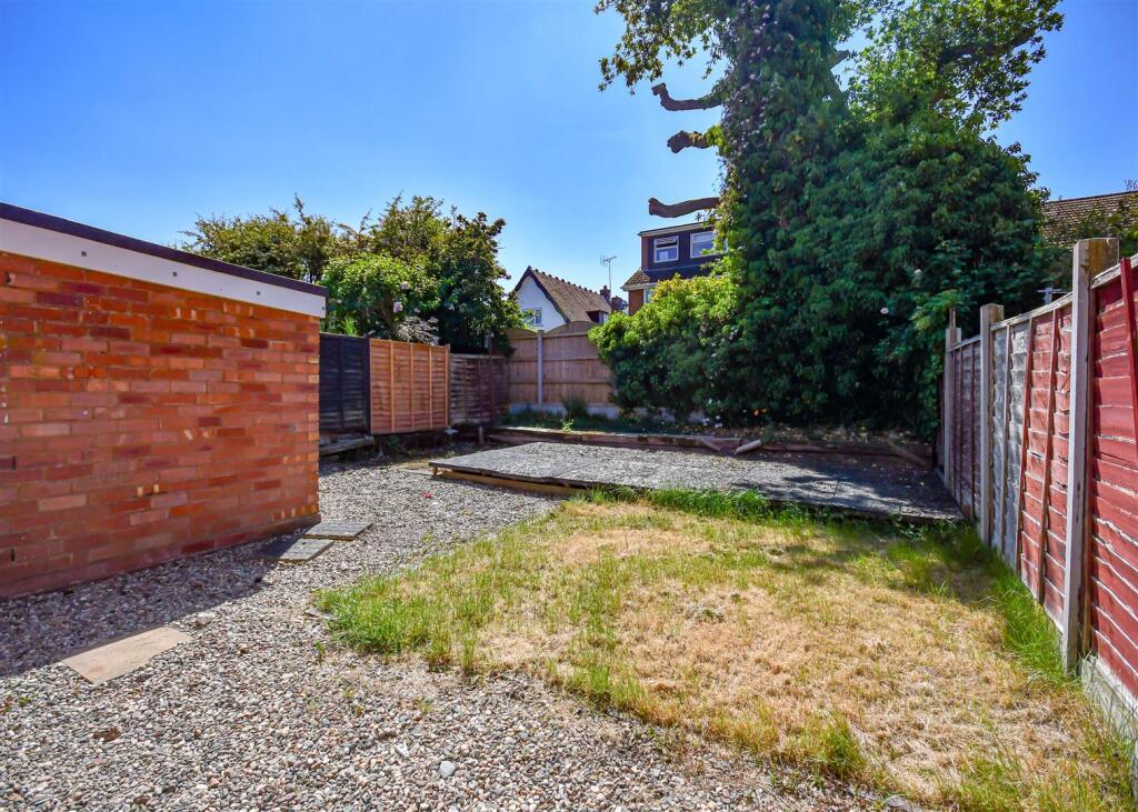 12 Calvin Close-External (3).jpg