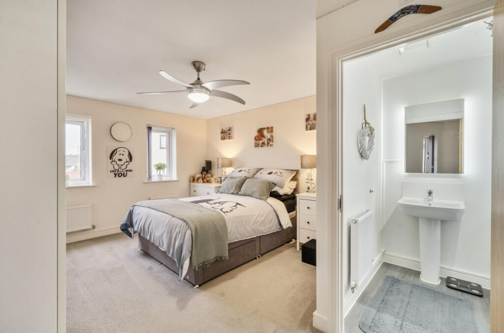 1345727-12-68aed6...