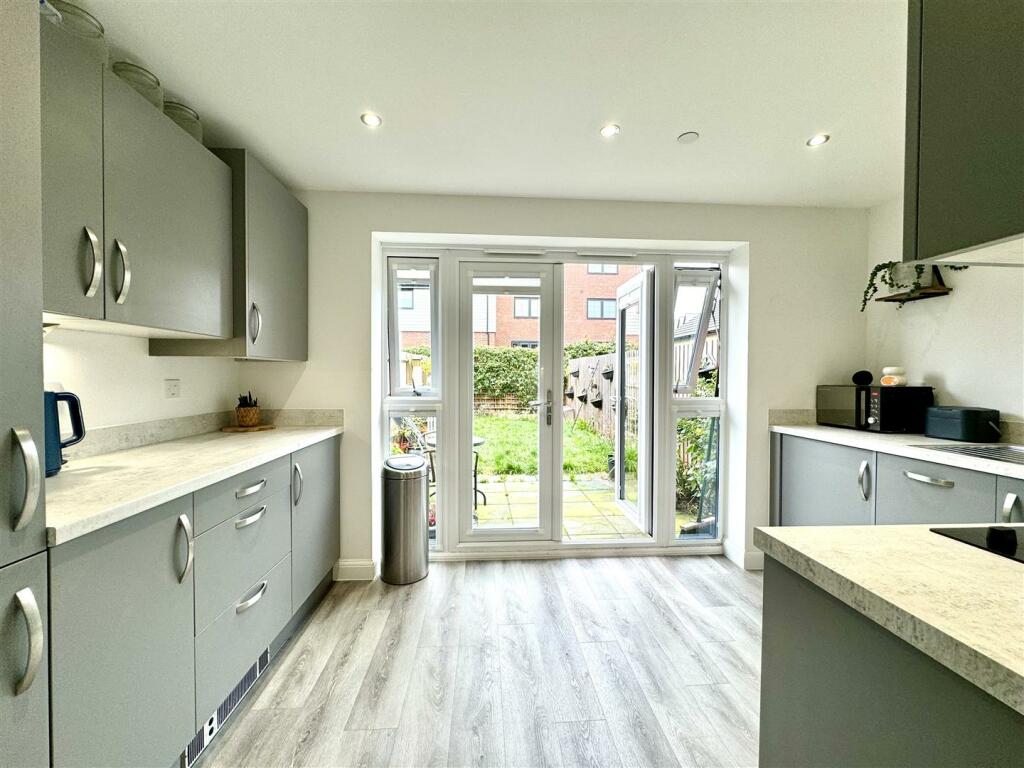 KITCHEN/DINER