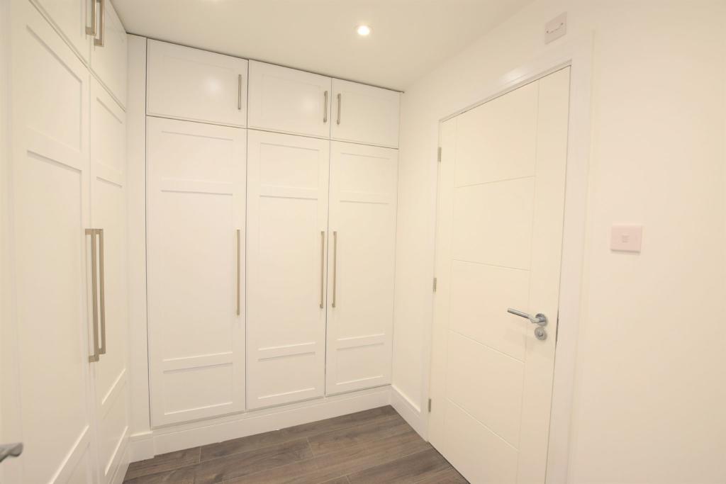 DRESSING ROOM