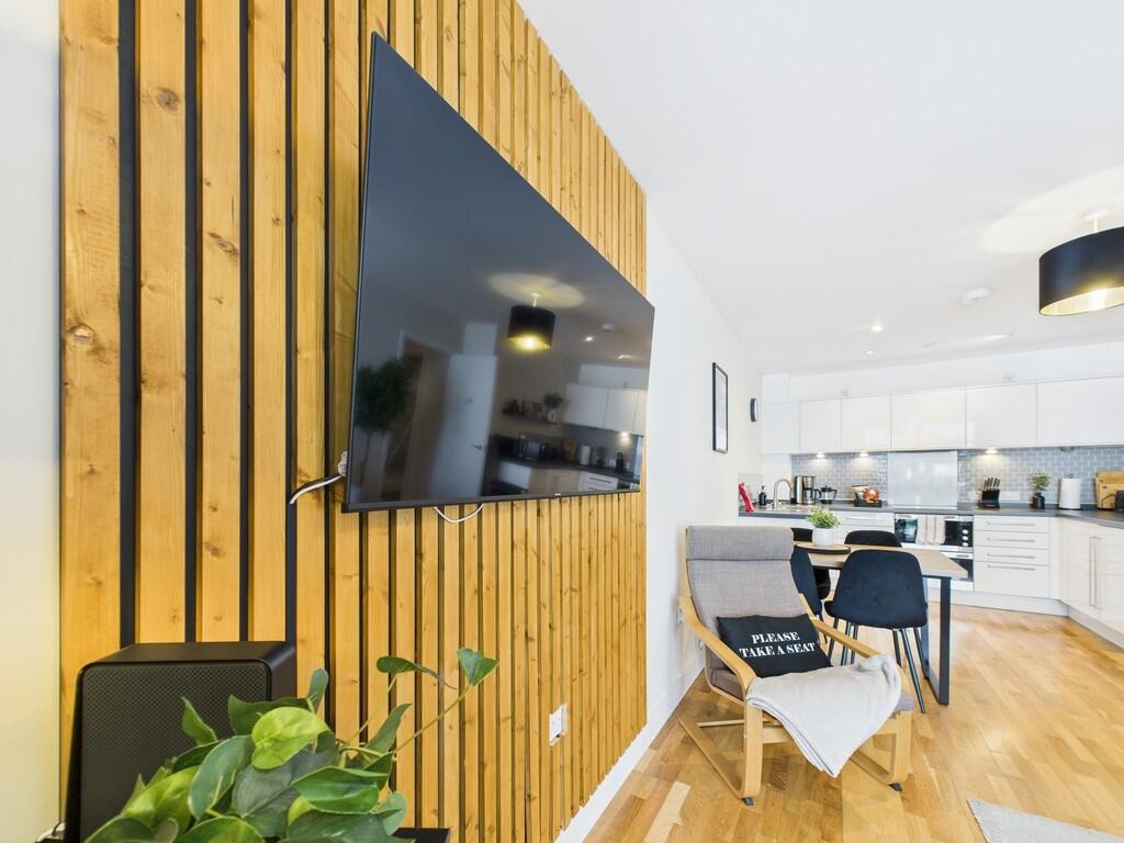 CAM03974G0-PR0112...