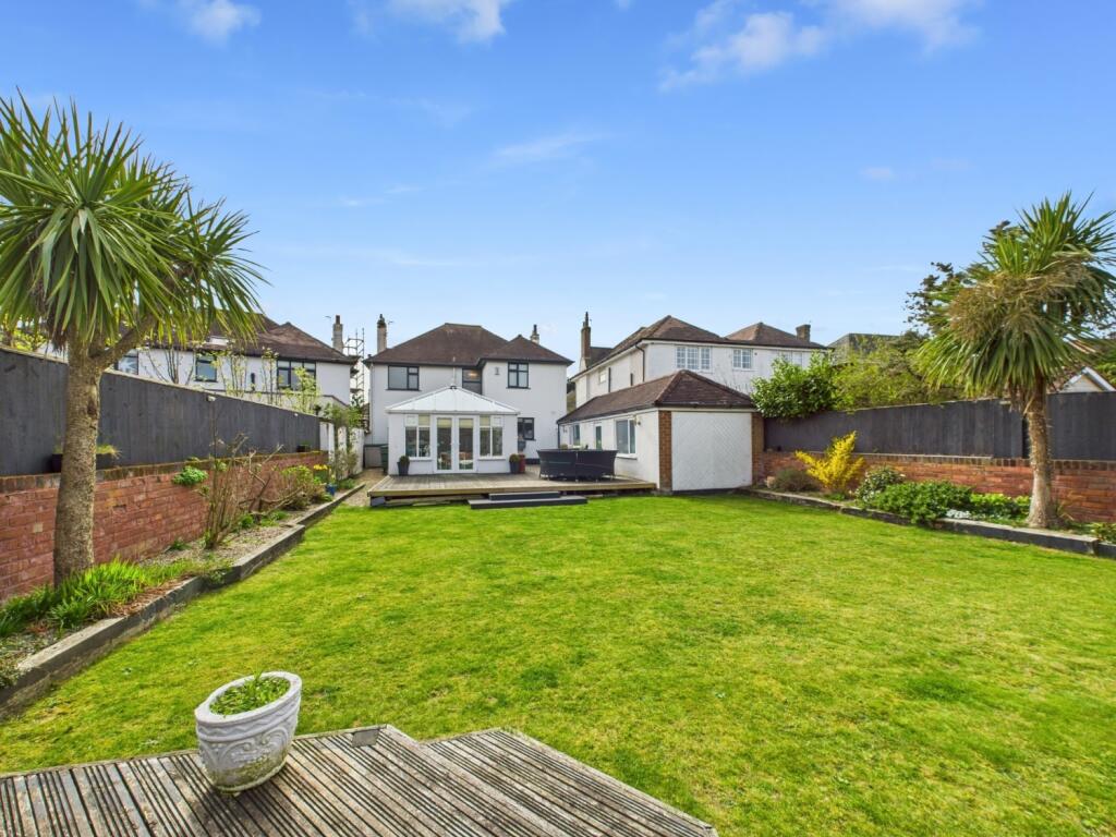 CAM02386G0-PR0122-STILL025