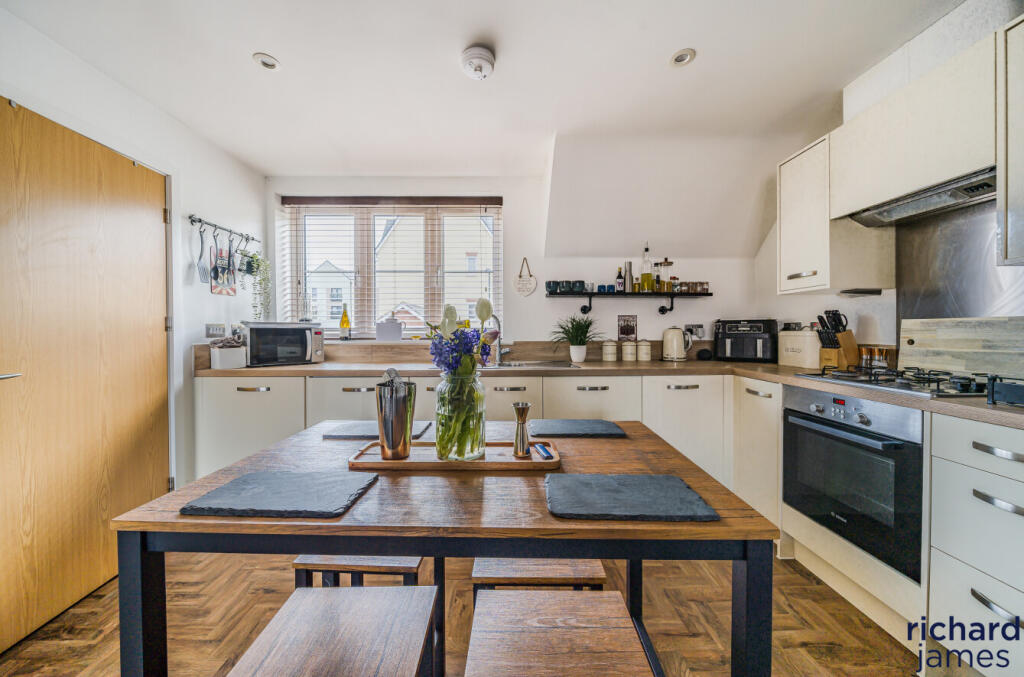 a7bdec22197d4b478f949425a8d38582